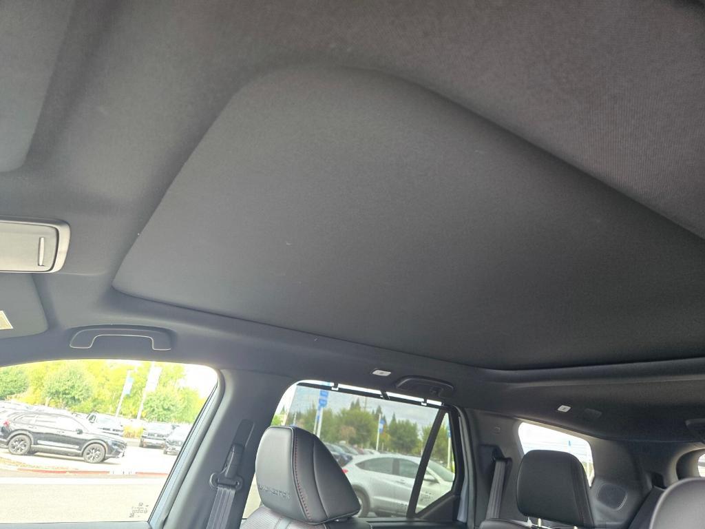 new 2025 Honda Pilot car, priced at $59,900