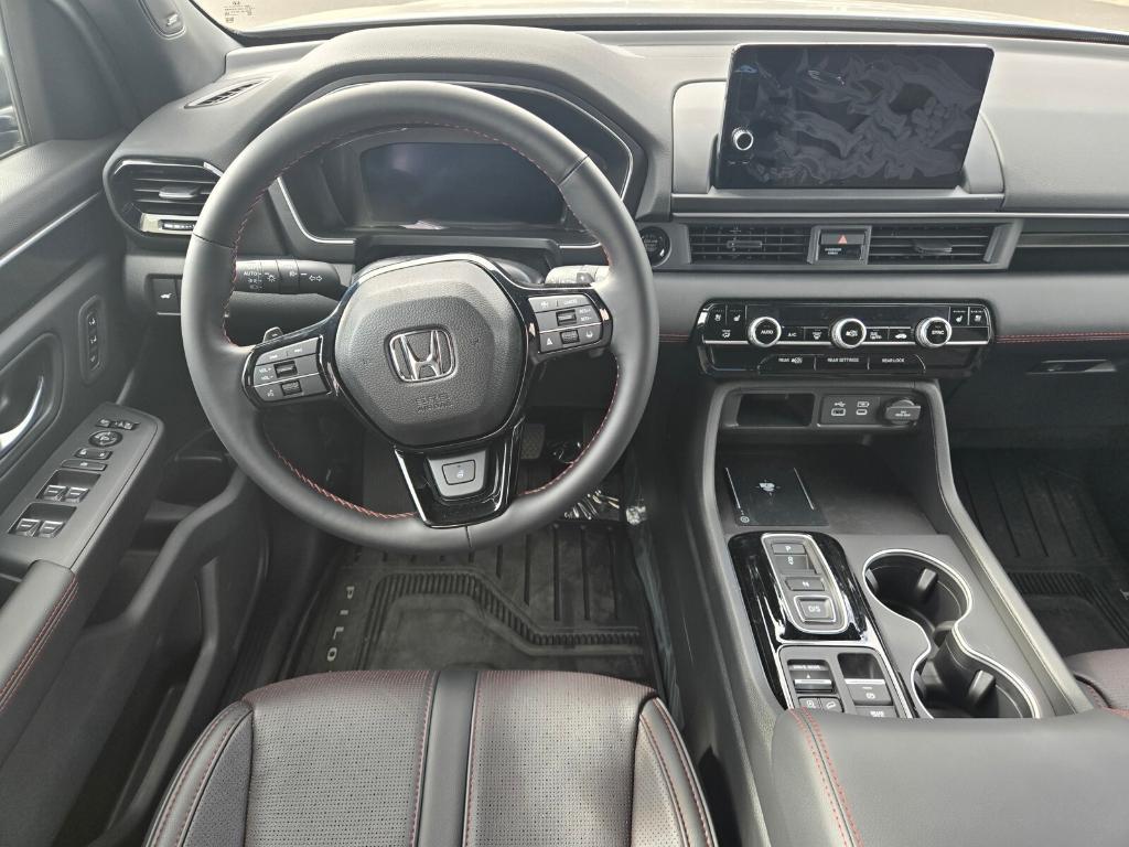 new 2025 Honda Pilot car, priced at $59,900