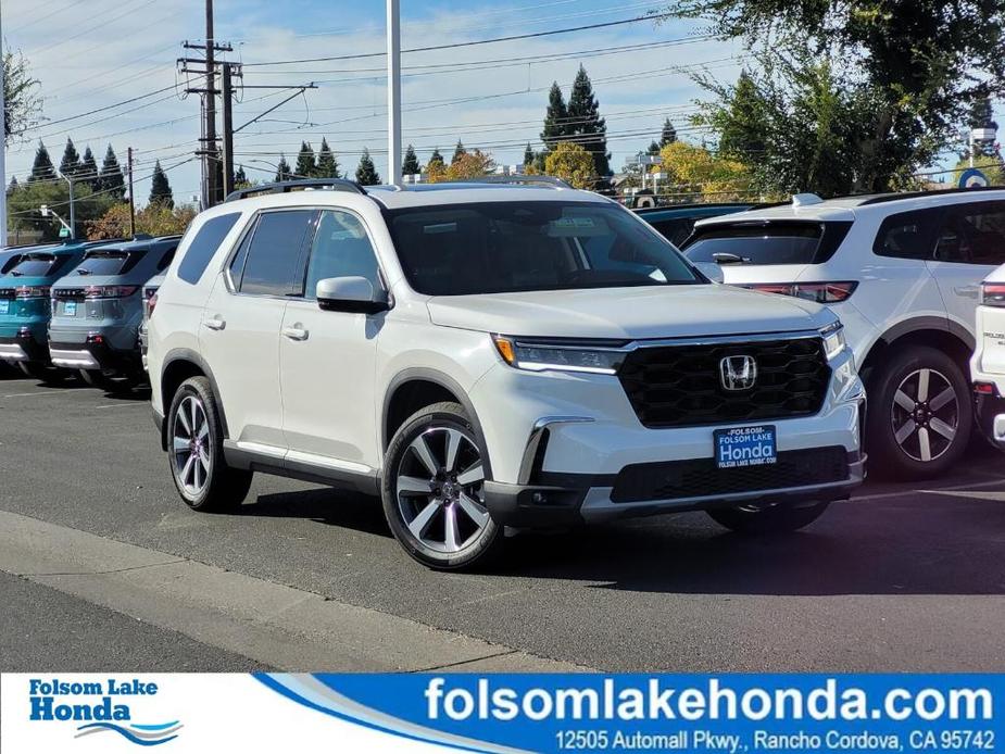 new 2025 Honda Pilot car, priced at $50,645