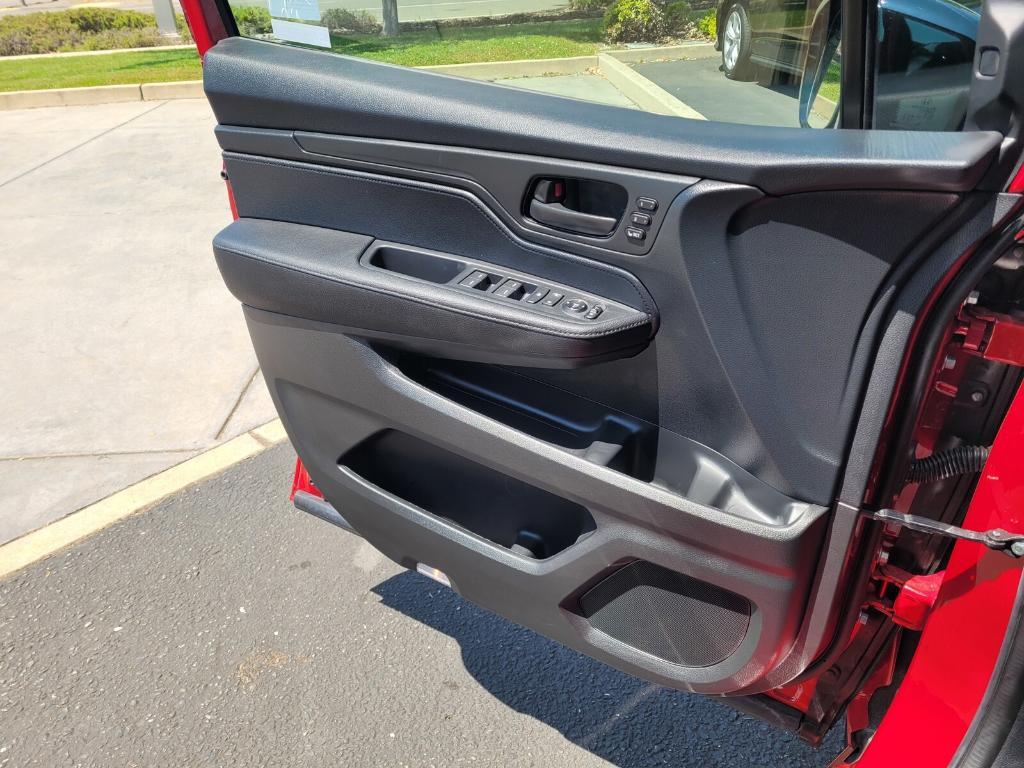 used 2024 Honda Odyssey car, priced at $42,618