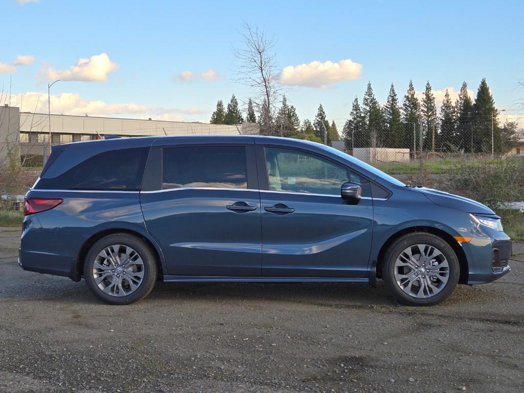 new 2025 Honda Odyssey car, priced at $50,055