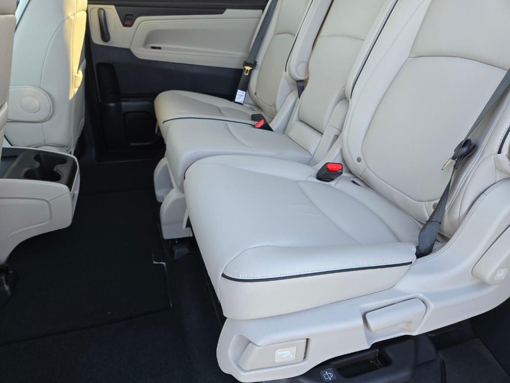 new 2025 Honda Odyssey car, priced at $50,055