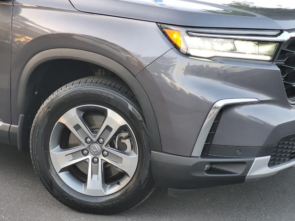 used 2023 Honda Pilot car, priced at $38,144