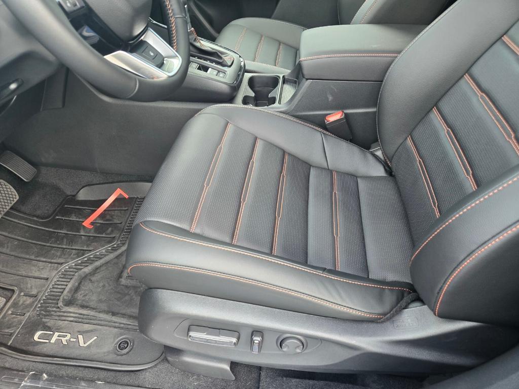 new 2026 Honda CR-V Hybrid car, priced at $45,395