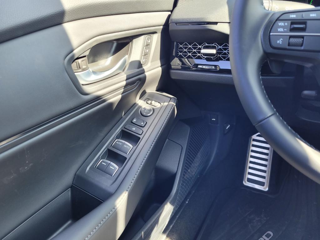 new 2025 Honda Accord Hybrid car, priced at $38,220