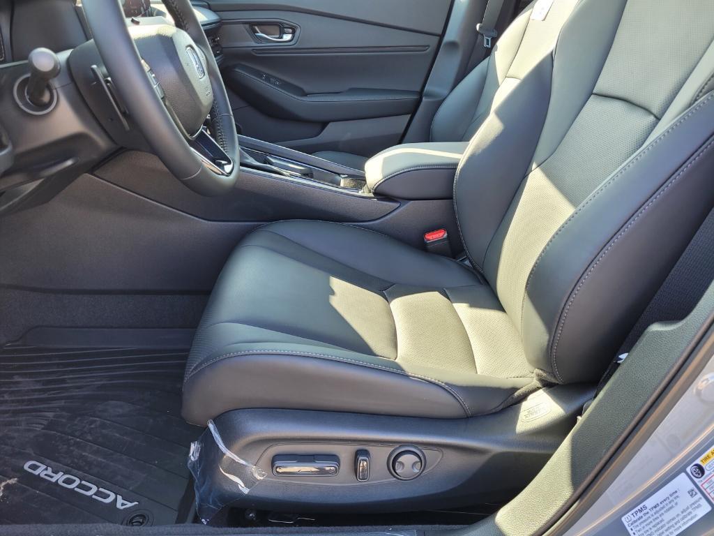 new 2025 Honda Accord Hybrid car, priced at $38,675