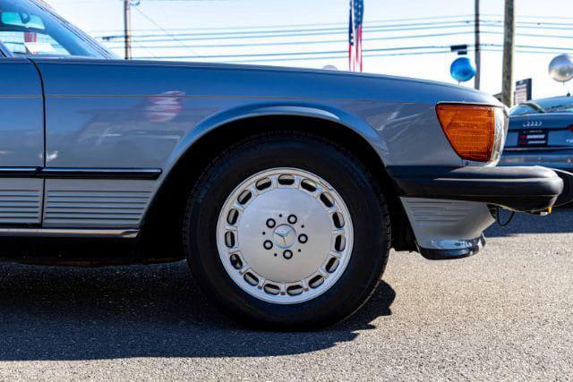 used 1986 Mercedes-Benz SL-Class car, priced at $27,500