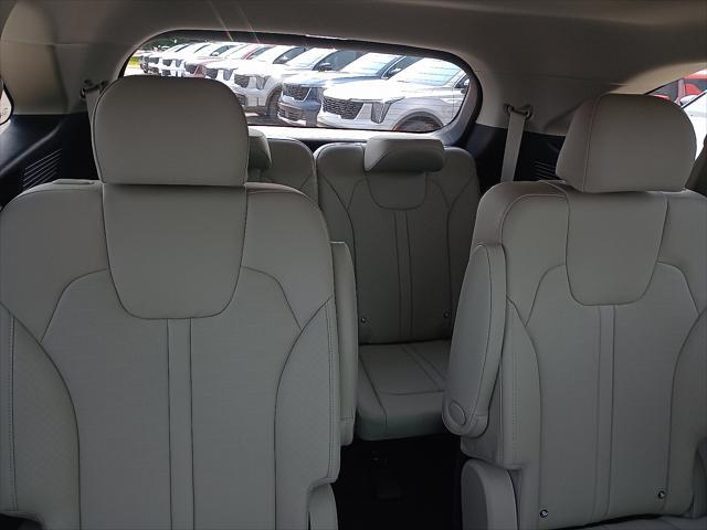 new 2025 Kia Sorento car, priced at $39,375