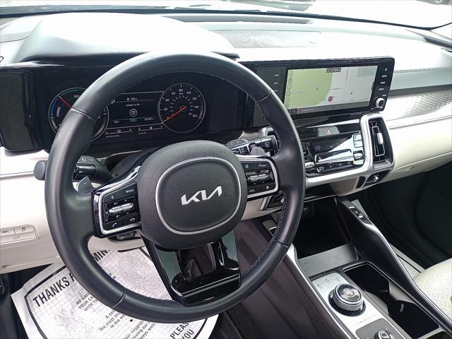 used 2022 Kia Sorento Hybrid car, priced at $31,997