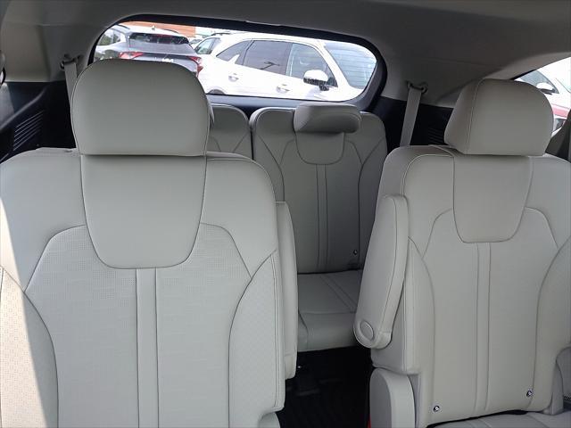 new 2025 Kia Sorento car, priced at $43,160