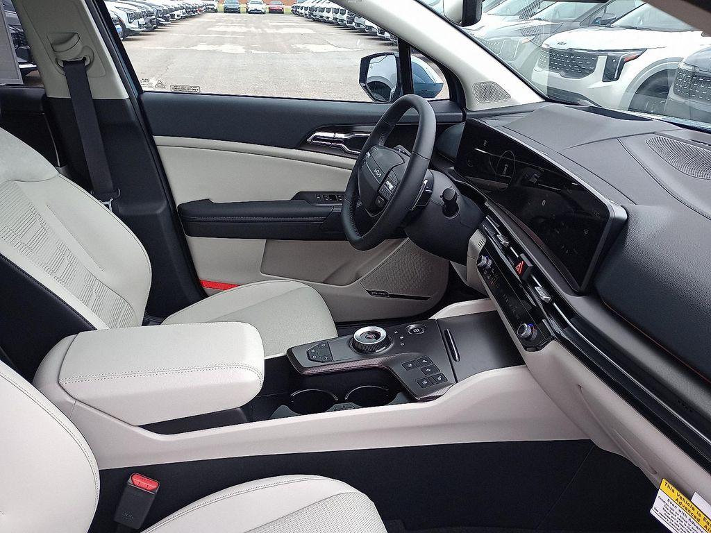 new 2026 Kia Sportage Hybrid car, priced at $42,205