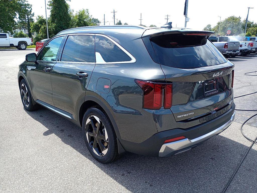 new 2025 Kia Sorento Hybrid car, priced at $40,935