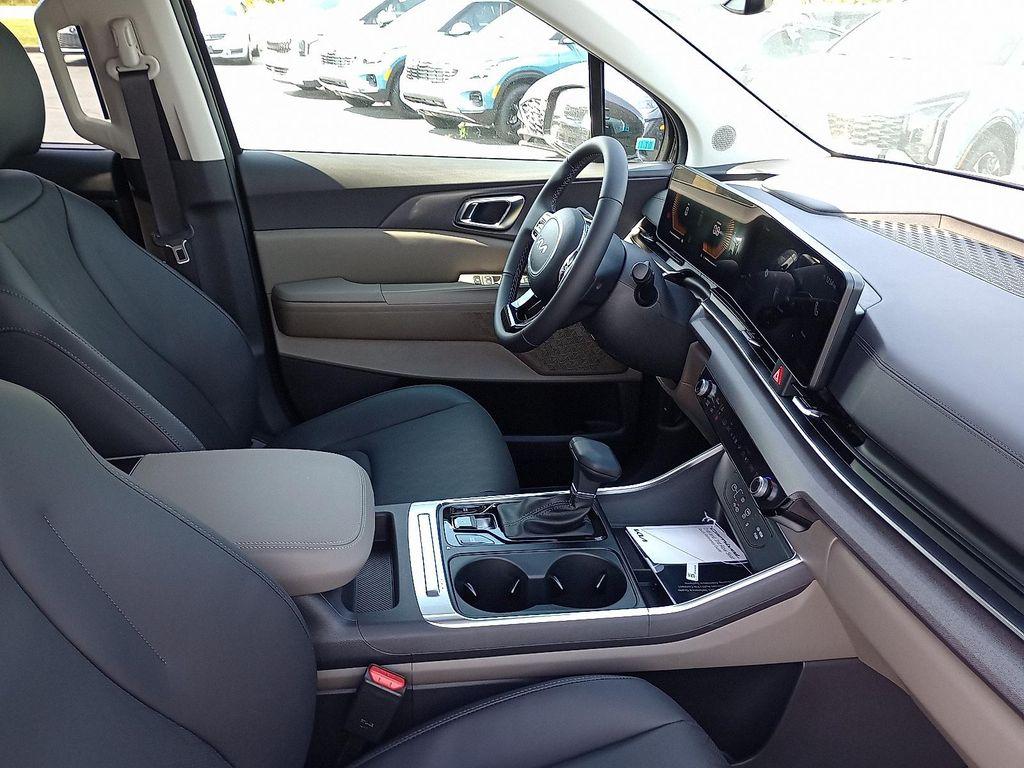 new 2026 Kia Carnival car, priced at $42,445