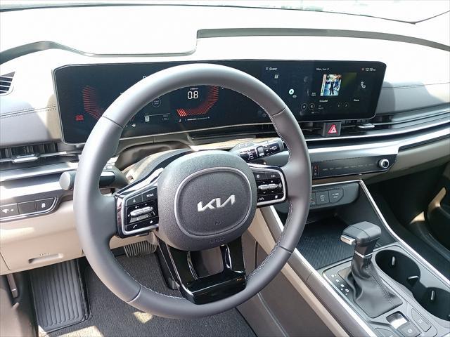 new 2025 Kia Carnival car, priced at $40,000