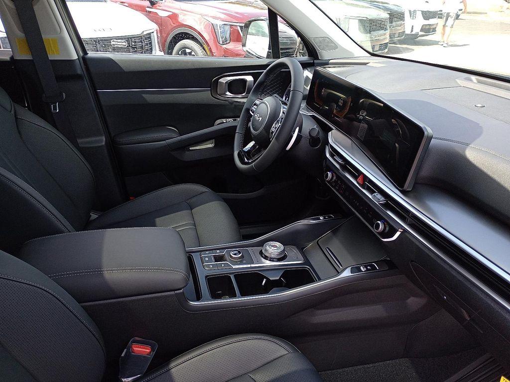new 2025 Kia Sorento Hybrid car, priced at $40,935