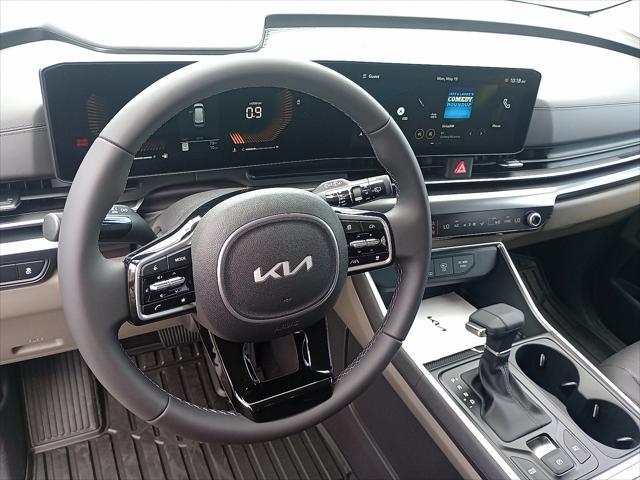 new 2025 Kia Carnival car, priced at $40,030