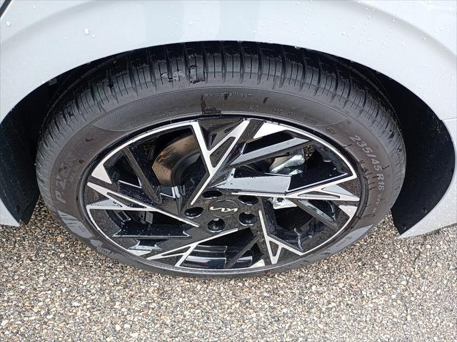 new 2025 Kia K5 car, priced at $32,995
