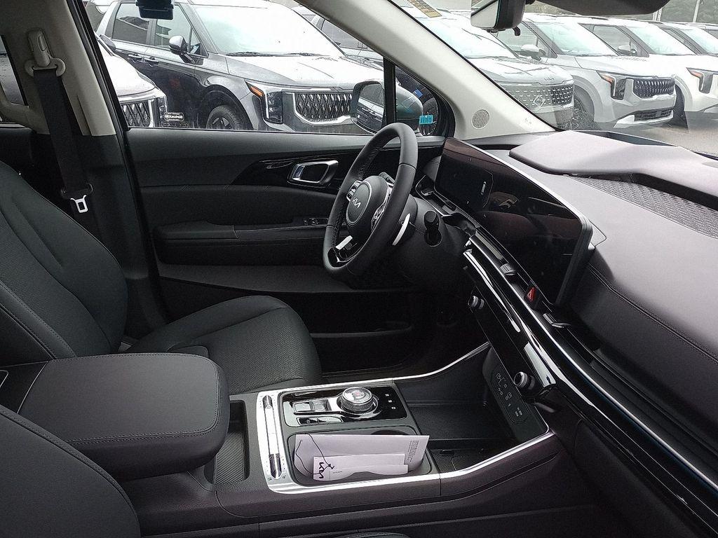 new 2026 Kia Carnival Hybrid car, priced at $54,025