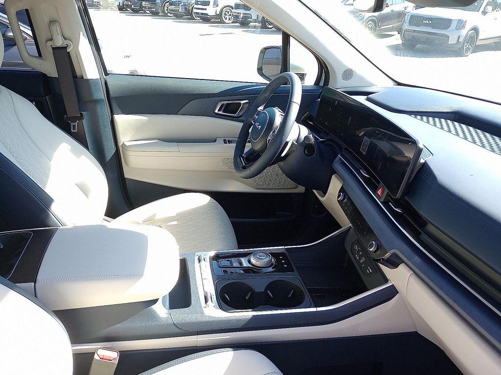 new 2026 Kia Carnival Hybrid car, priced at $49,660