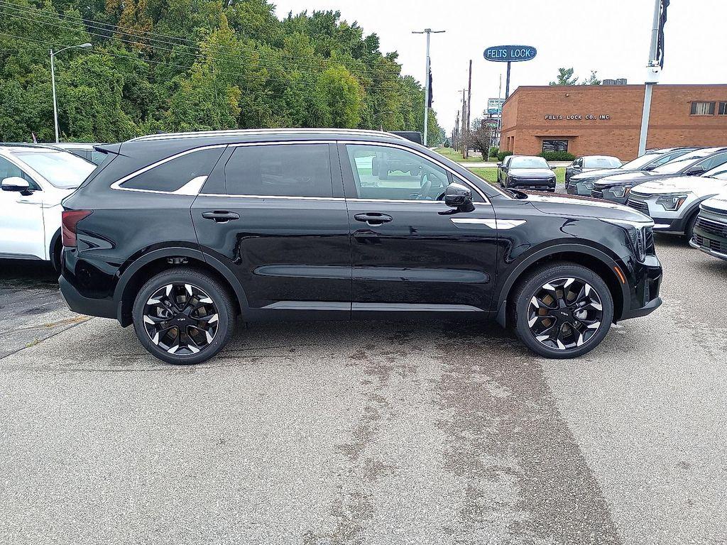 new 2026 Kia Sorento car, priced at $40,535