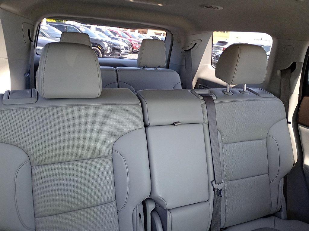 used 2023 GMC Acadia car, priced at $24,939