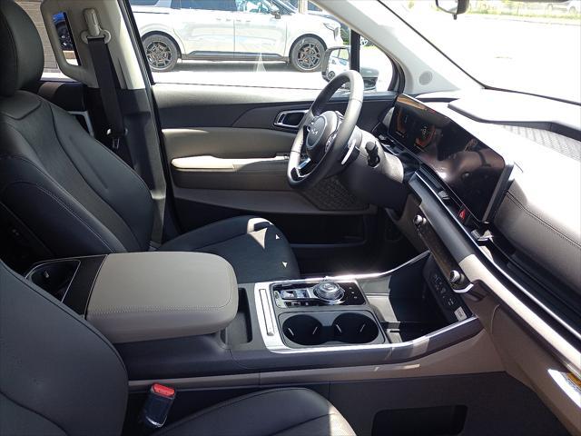 new 2026 Kia Carnival Hybrid car, priced at $45,385