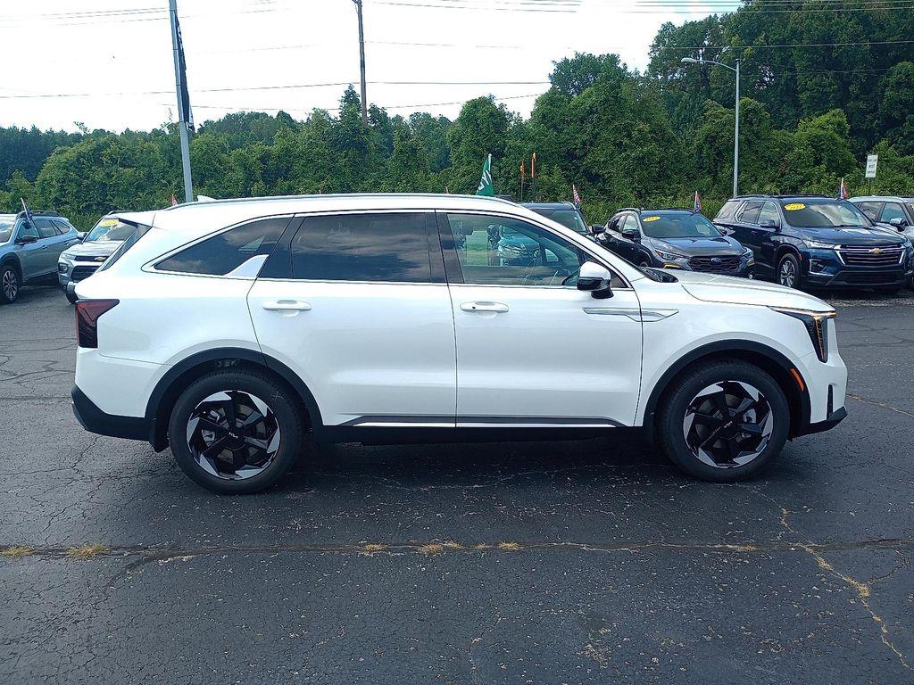 new 2025 Kia Sorento Hybrid car, priced at $41,930