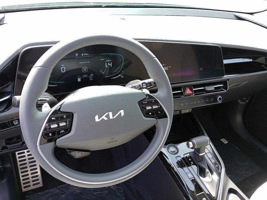 new 2025 Kia Niro car, priced at $30,999