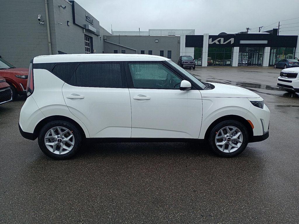 new 2025 Kia Soul car, priced at $21,499
