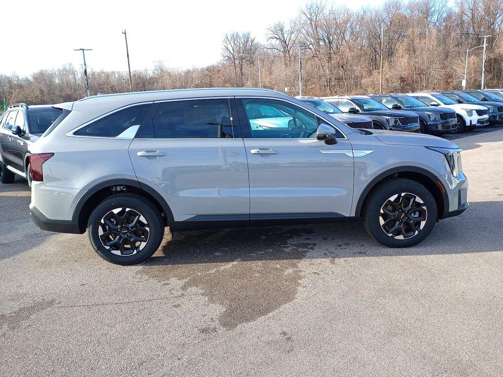used 2025 Kia Sorento car, priced at $35,997