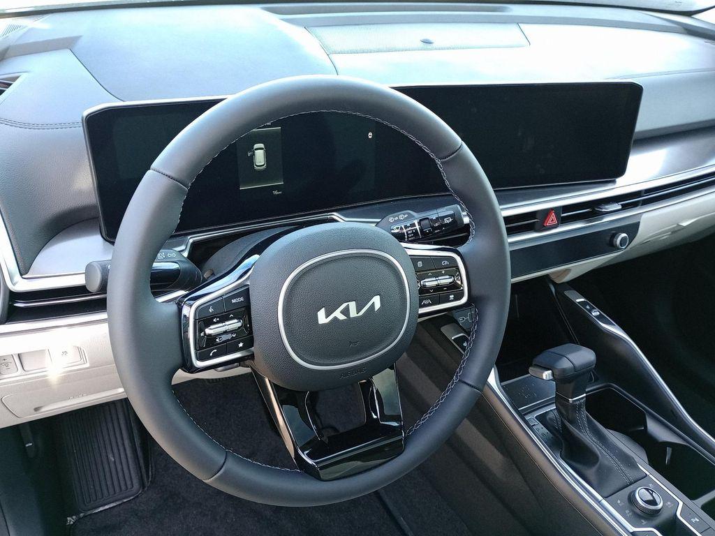 used 2025 Kia Sorento car, priced at $35,997
