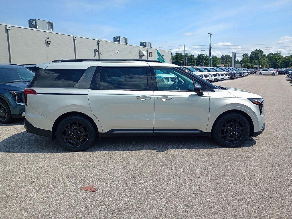 new 2026 Kia Carnival Hybrid car, priced at $50,810