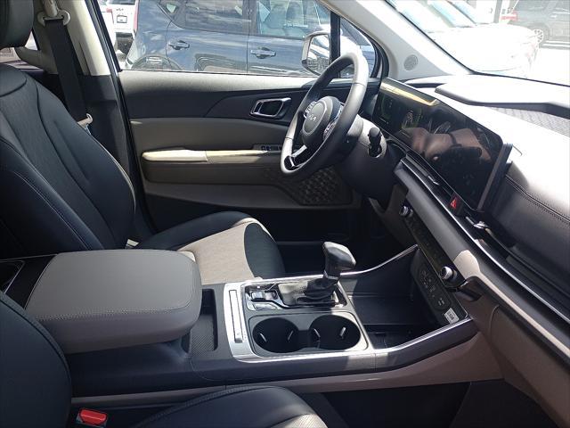new 2025 Kia Carnival car, priced at $43,070