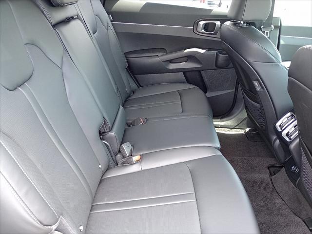 new 2025 Kia Sorento car, priced at $38,025