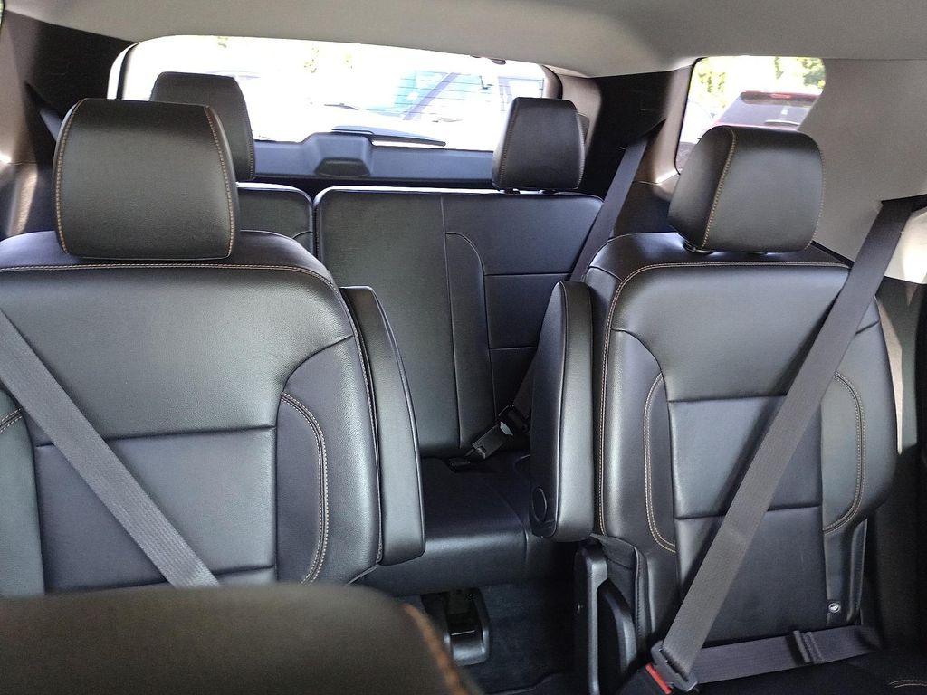 used 2021 Chevrolet Traverse car, priced at $25,383