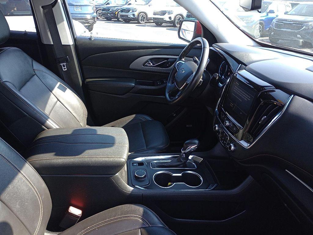 used 2021 Chevrolet Traverse car, priced at $25,383
