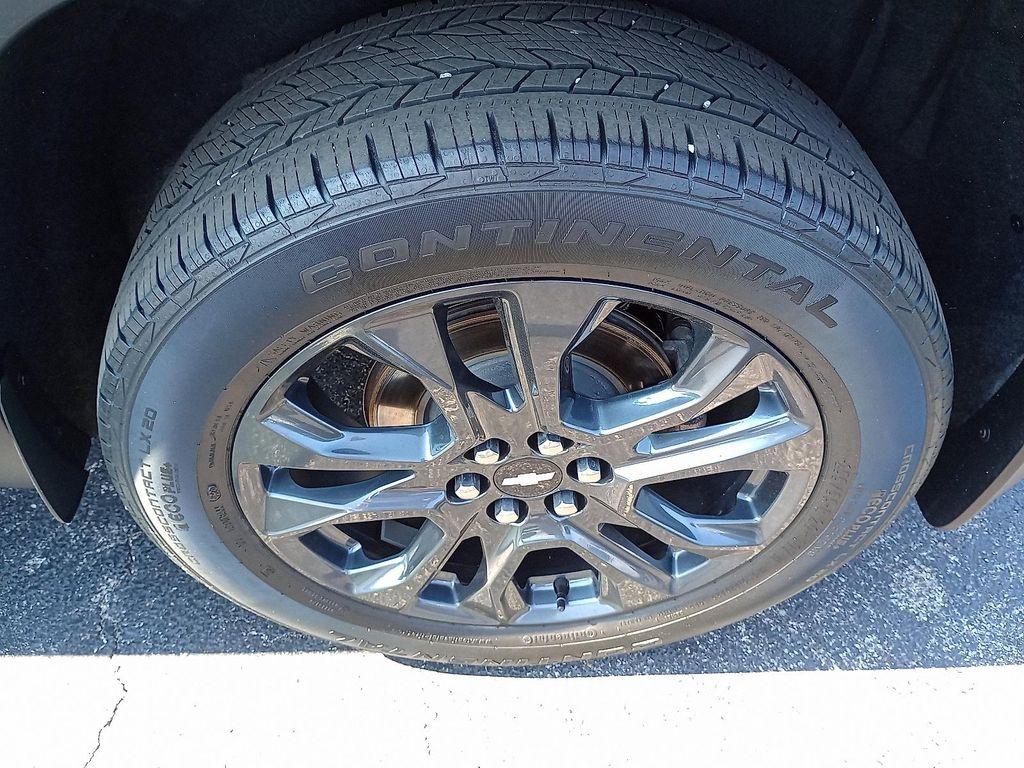 used 2021 Chevrolet Traverse car, priced at $25,383