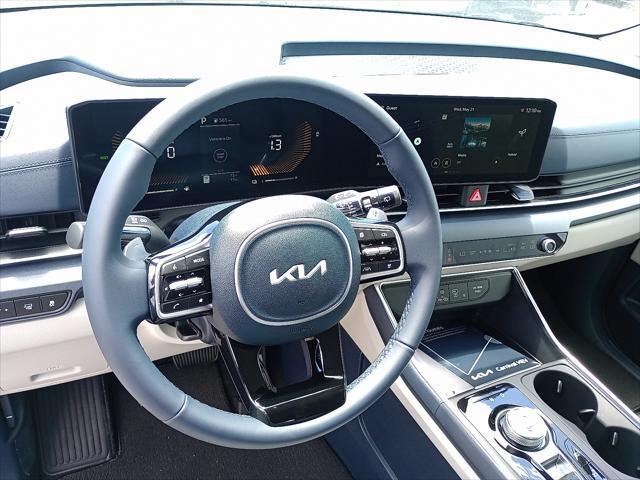 new 2025 Kia Carnival Hybrid car, priced at $44,570