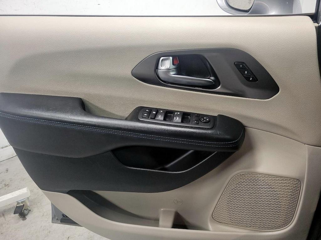 used 2021 Chrysler Pacifica car, priced at $25,998