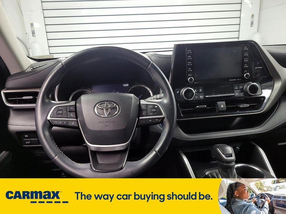 used 2022 Toyota Highlander Hybrid car, priced at $37,998