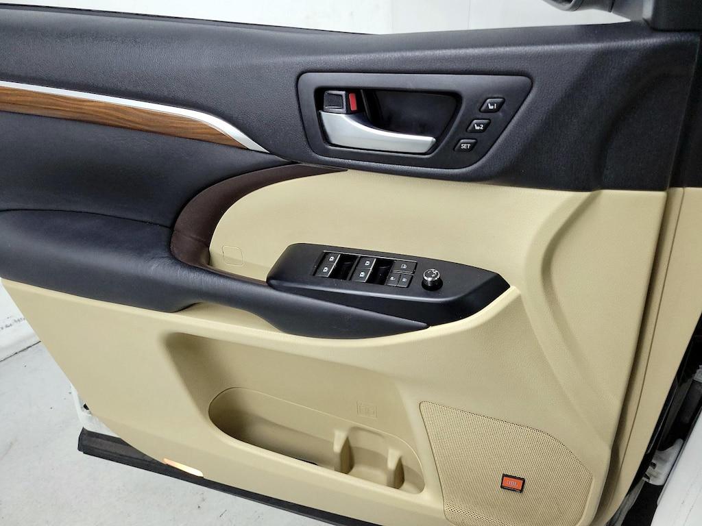 used 2019 Toyota Highlander car, priced at $26,998