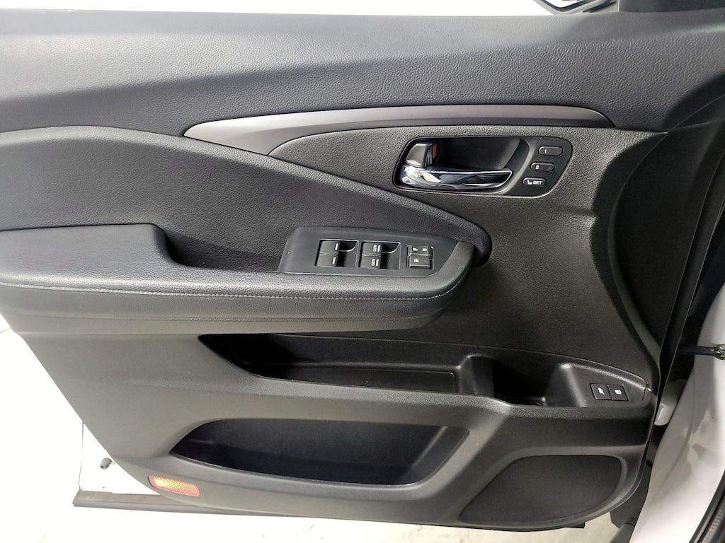 used 2022 Honda Pilot car, priced at $37,998