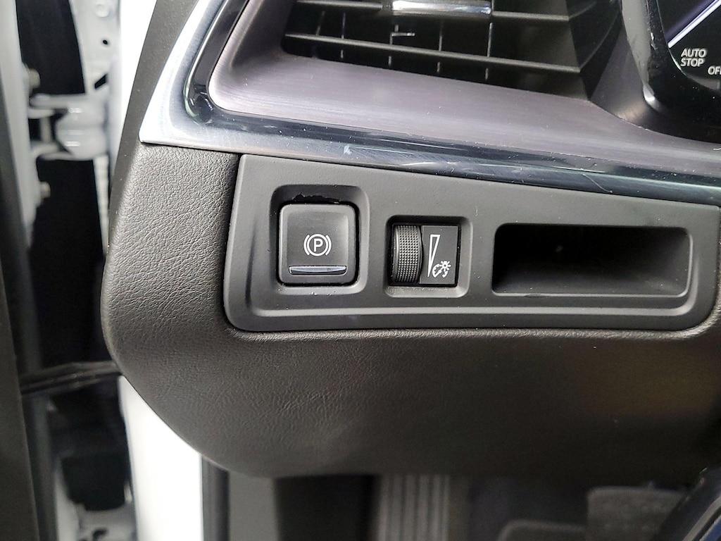 used 2021 Cadillac XT5 car, priced at $23,998