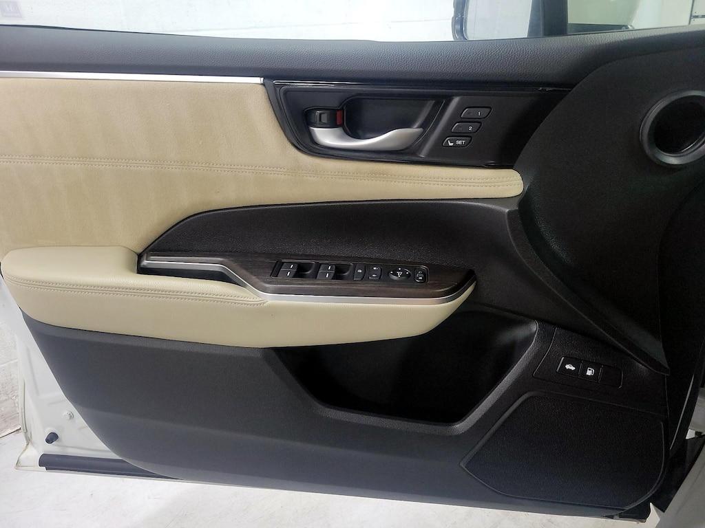 used 2018 Honda Clarity Plug-In Hybrid car, priced at $16,998