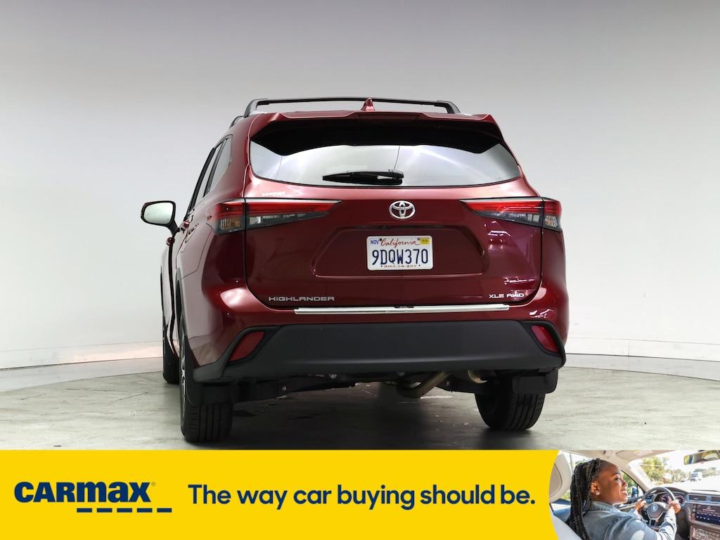 used 2023 Toyota Highlander car, priced at $39,998
