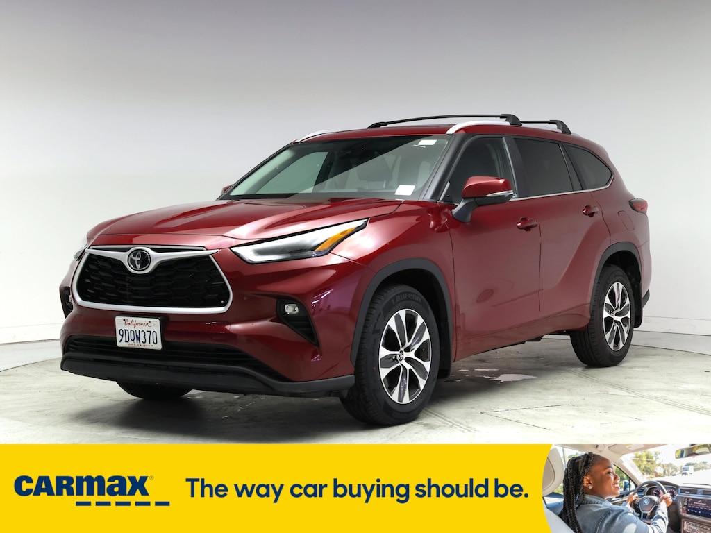used 2023 Toyota Highlander car, priced at $39,998