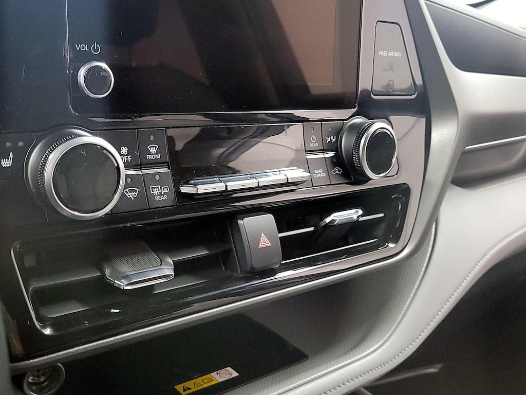 used 2023 Toyota Highlander car, priced at $39,998
