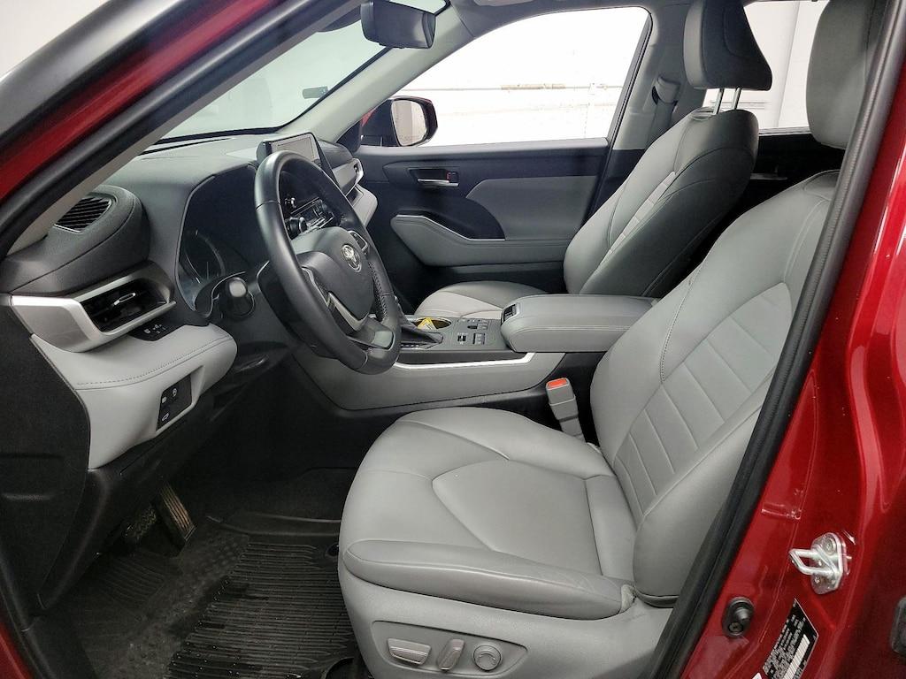 used 2023 Toyota Highlander car, priced at $39,998