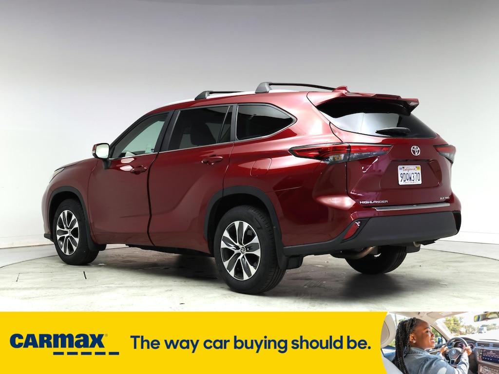 used 2023 Toyota Highlander car, priced at $39,998