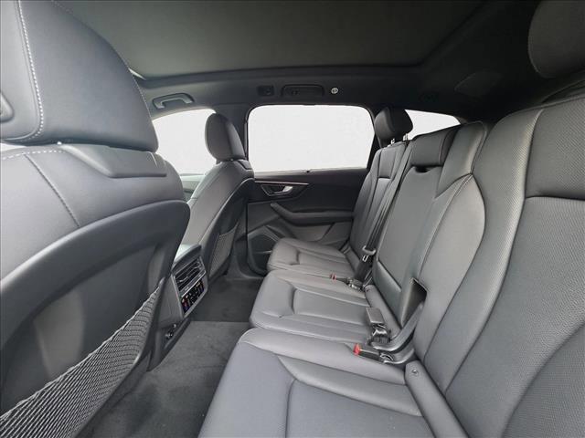 new 2025 Audi Q7 car, priced at $70,141